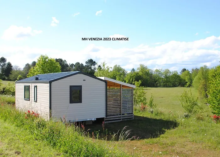 Brin D'amour אתר קמפינג 3*